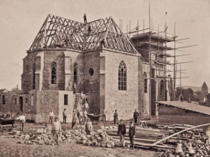 Herz-Jesu-Kirche in Halle Westfalen im Bau durch Firma Grottendieck 1908 gestiftet durch Julia von Korff-Schmising