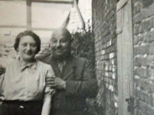 Kontoristin Klara Isenber und ihr Vater Schlachter Moritz Isenberg um 1932 jüdische Familie Halle Westfalen