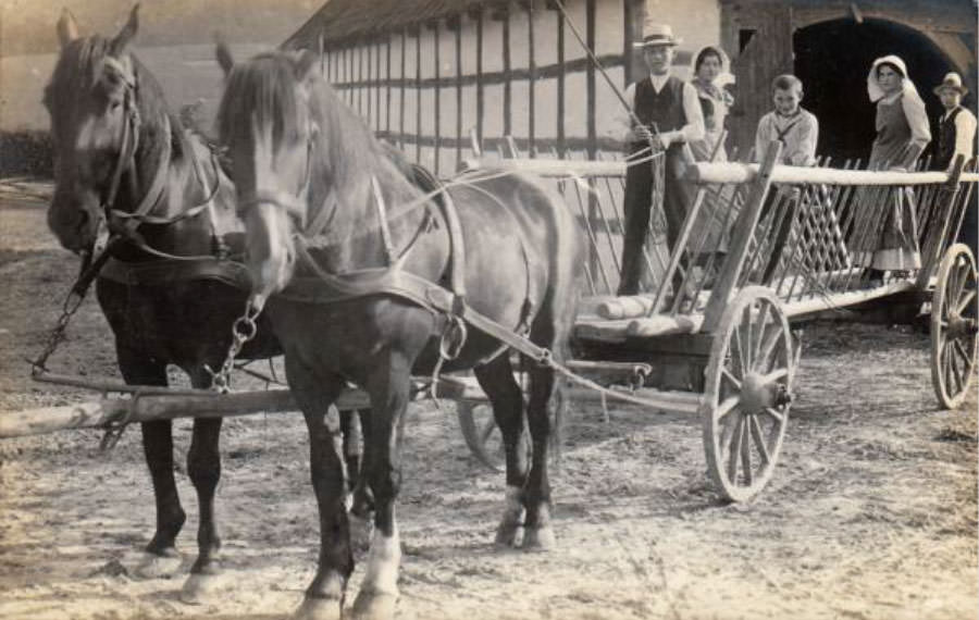 Ernte auf dem Hof Wesselmann in Eggeberg 1912